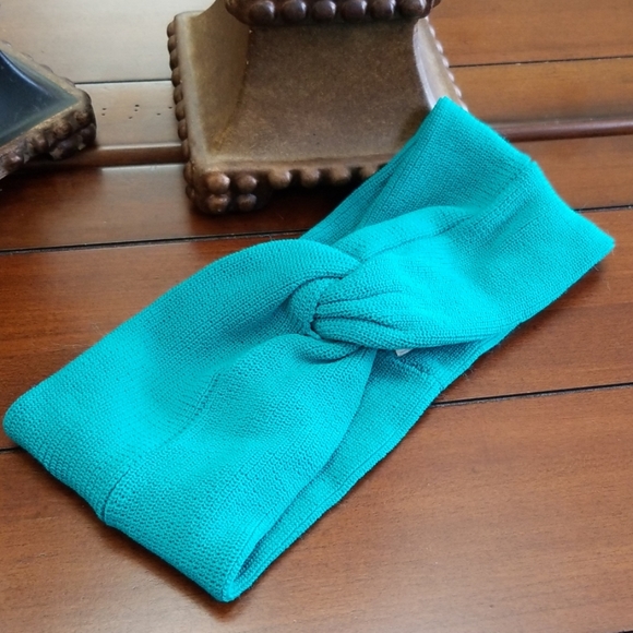 eva mendes for New York & Company Accessories - EVA MENDES 👌 HEAD WRAP